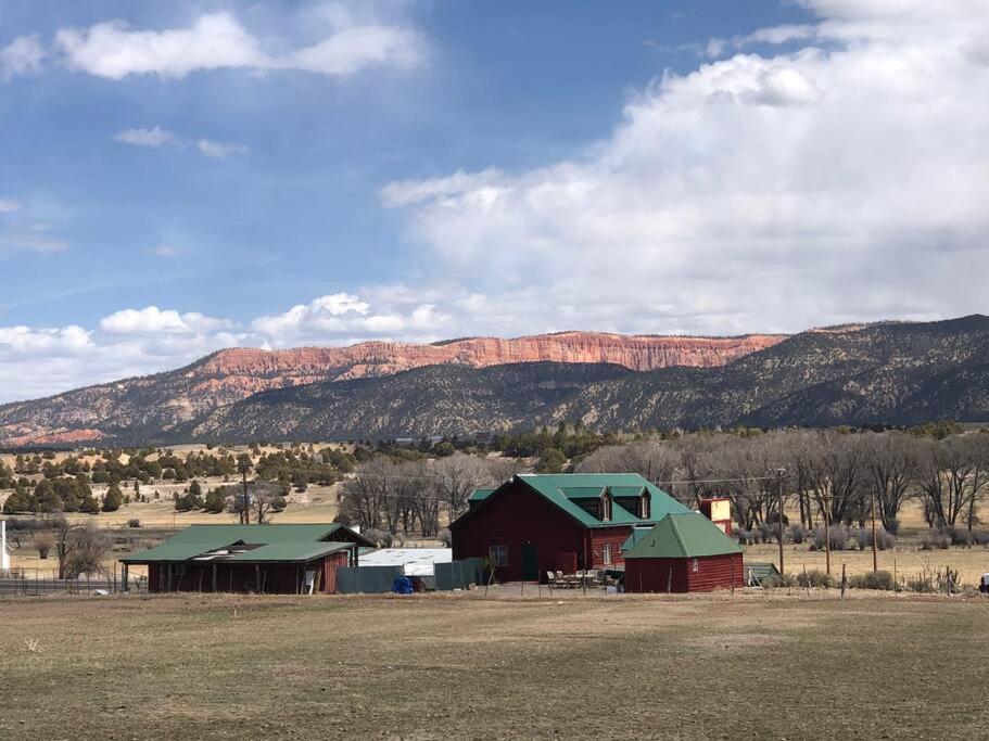 Coddiwomple Cottage, Bryce Canyon แฮทช์ ภายนอก รูปภาพ